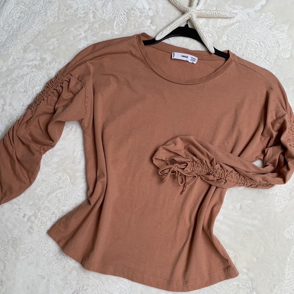 Mango scrunched sleeve top